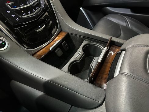 Used 2020 Cadillac Escalade Luxury image 37