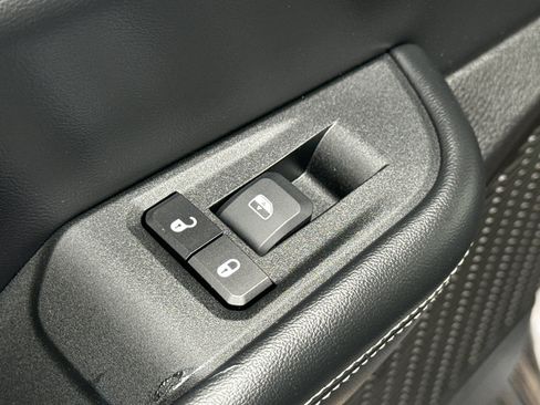 Used 2024 Jeep Grand Cherokee Limited image 31