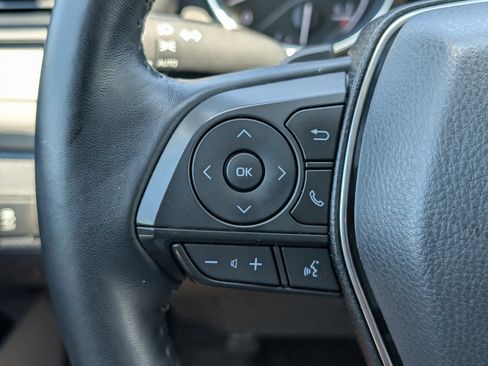Used 2019 Toyota Camry SE FWD image 17