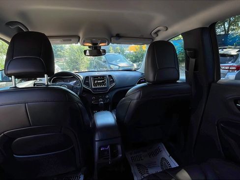 Used 2019 Jeep Cherokee Trailhawk w/ Comfort/Convenience Group AWD/4WD image 11