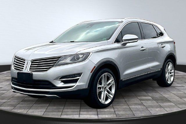 Used 2017 Lincoln MKC Reserve w/ Lincoln MKC Climate Package AWD/4WD image 1