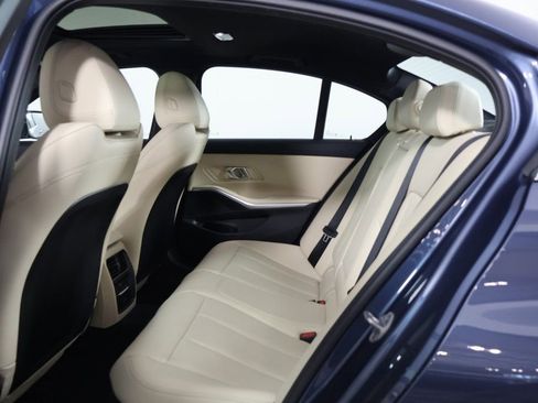 Certified 2025 BMW 330i Sedan w/ Convenience Package RWD image 11