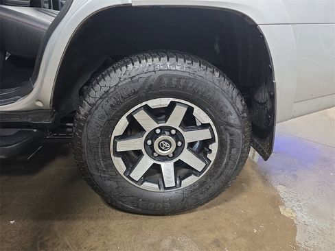 Used 2022 Toyota 4Runner TRD Off-Road Premium image 33