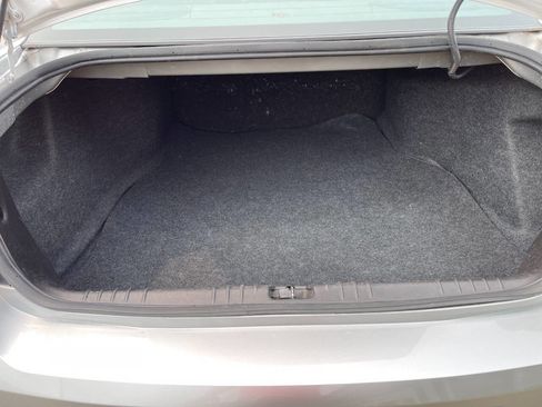 Used 2016 Chevrolet Impala LT image 12