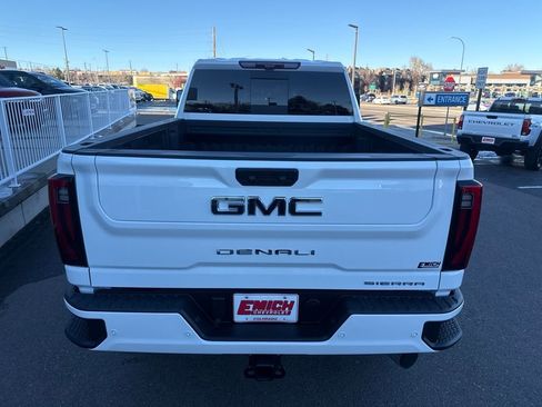 Used 2025 GMC Sierra 2500 Denali Ultimate image 4