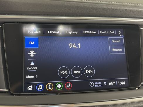 Used 2024 Buick Enclave Essence FWD image 21