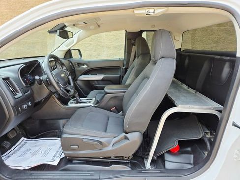 Used 2020 Chevrolet Colorado LT w/ Safety Package image 17