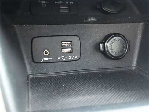 Used 2022 Subaru Forester Limited image 22