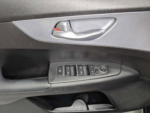 Certified 2023 Kia Forte LXS w/ LXS Technology Package FWD image 35