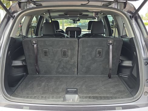 Used 2019 Honda Pilot Touring image 12