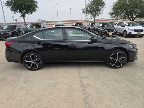 New 2026 Nissan Altima 2.5 SR FWD image 2