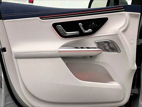 Used 2026 Mercedes-Benz EQE 320+ SUV image 23