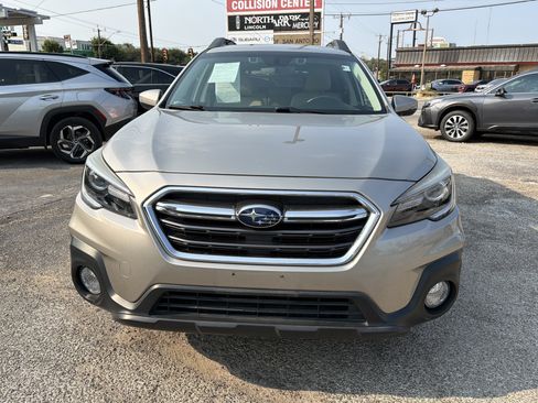 Used 2019 Subaru Outback 2.5i Limited AWD/4WD image 8