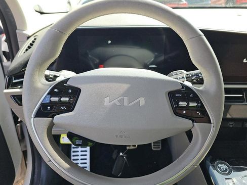 Certified 2023 Kia Niro Wave w/ Wave Preserve Package image 10