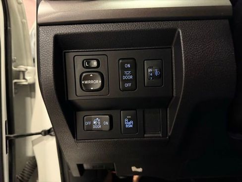 Used 2016 Toyota Tundra SR5 w/ TRD Off Road Package image 19