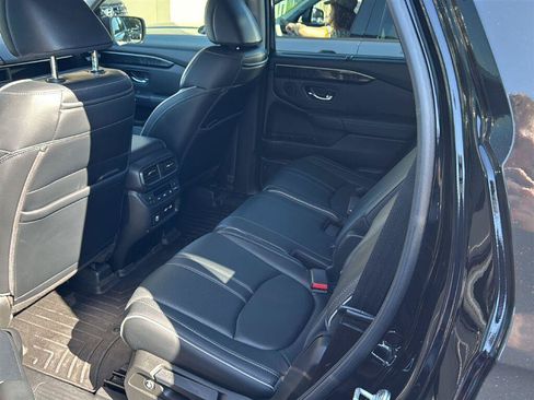 Used 2023 Honda Pilot Elite image 12