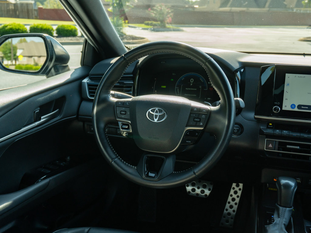 Used 2025 Toyota Camry SE FWD image 22