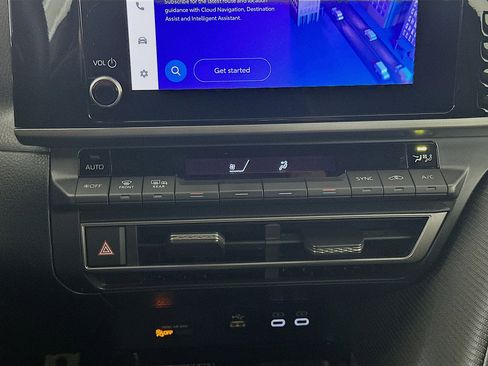 Used 2025 Toyota Camry SE image 24