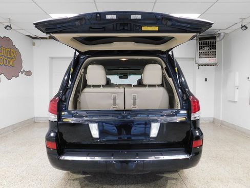 Used 2013 Lexus LX 570 4WD w/ Luxury Pkg w/Pre-crash image 79