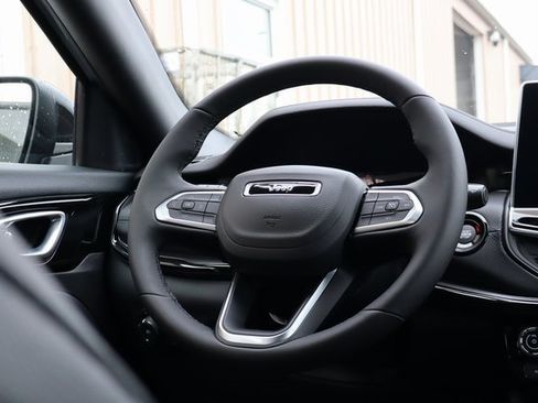 New 2025 Jeep Compass Latitude w/ Sun & Sound Group image 43