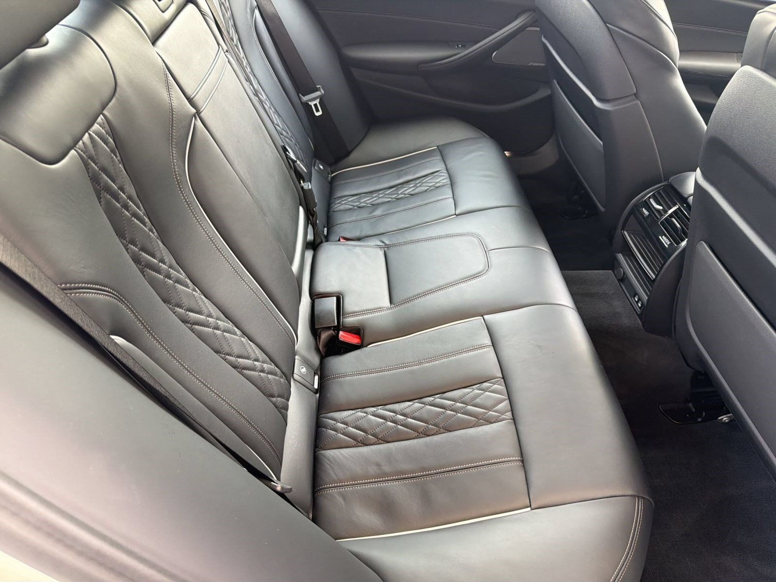 Used 2022 BMW 540i w/ Executive Package RWD image 33