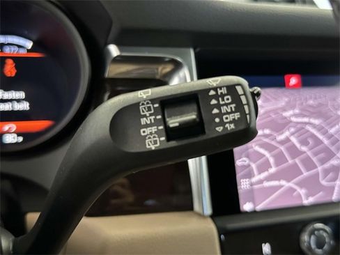 Used 2024 Porsche Macan image 27