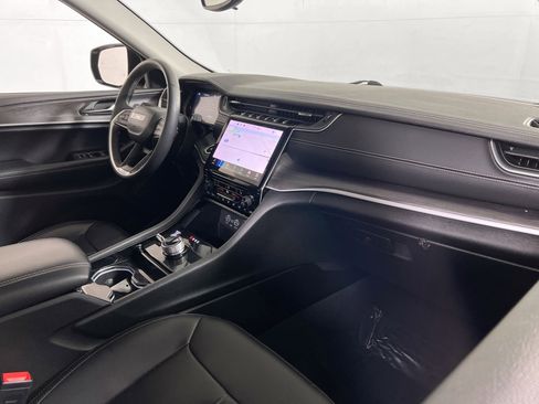 Used 2023 Jeep Grand Cherokee Limited image 28