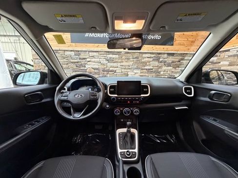 Used 2026 Hyundai Venue SEL FWD image 18