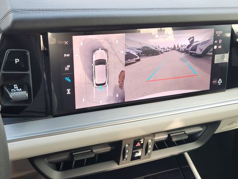 Used 2024 Porsche Cayenne image 19