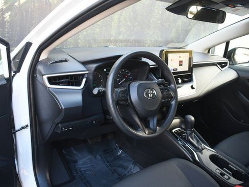 Certified 2025 Toyota Corolla LE FWD image 14