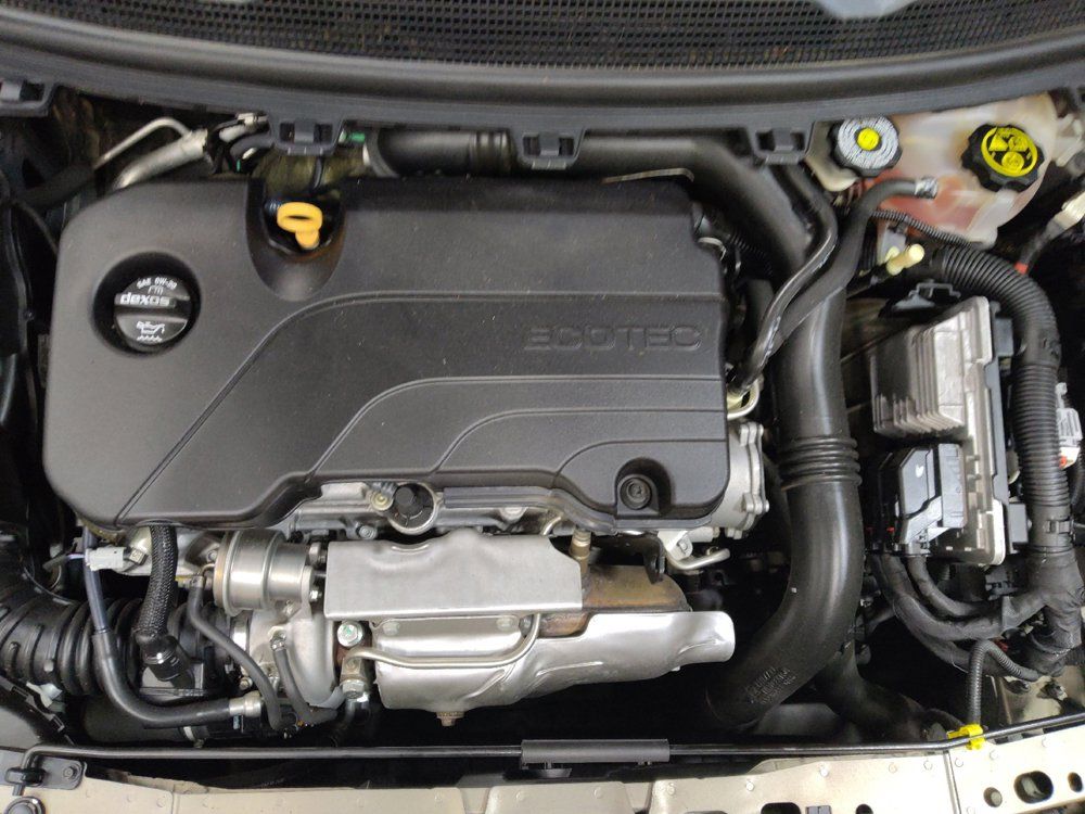 Used 2018 Chevrolet Cruze LT w/ Convenience Package FWD image 30