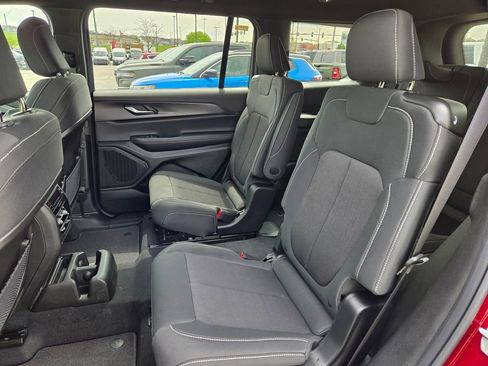 New 2026 Jeep Grand Cherokee L Laredo AWD/4WD image 26