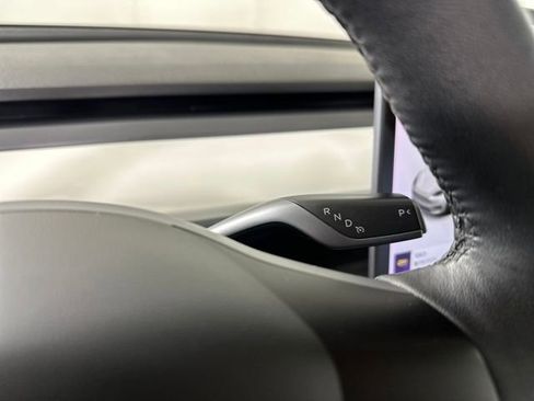 Used 2021 Tesla Model Y Long Range image 17