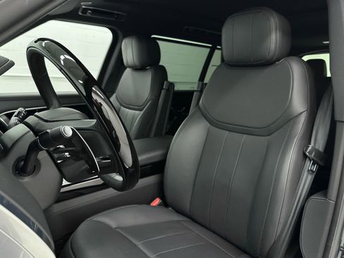 Used 2025 Land Rover Range Rover Long Wheelbase SE image 12