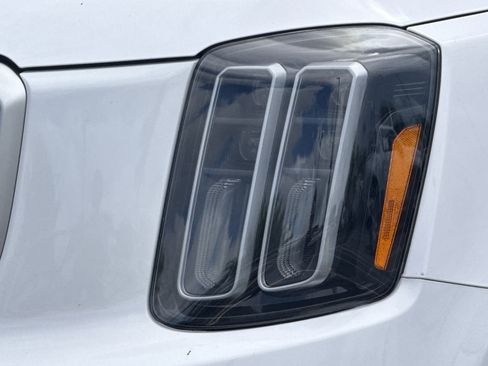 Used 2023 Kia Telluride EX w/ EX Captain's Chair Package AWD/4WD image 6