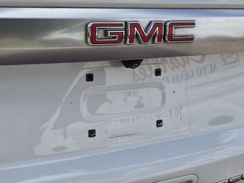 Used 2022 GMC Yukon XL Denali image 10