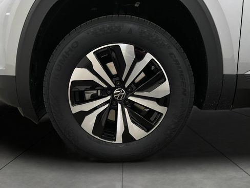 New 2026 Volkswagen Atlas Cross Sport SE image 11