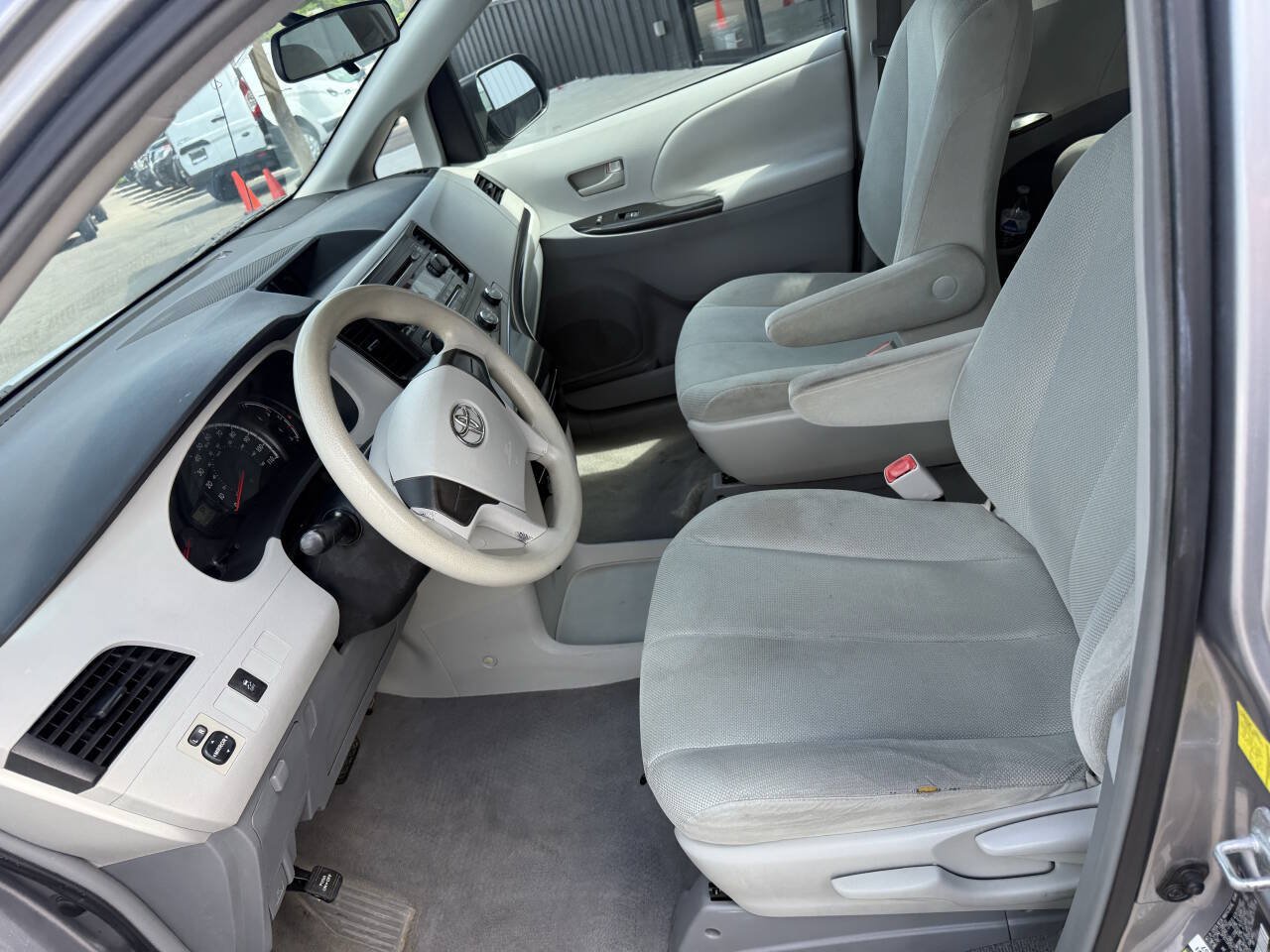 Used 2011 Toyota Sienna FWD image 18