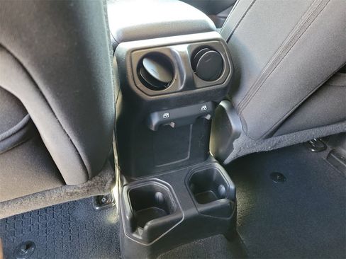 Used 2020 Jeep Wrangler Unlimited Sport image 10