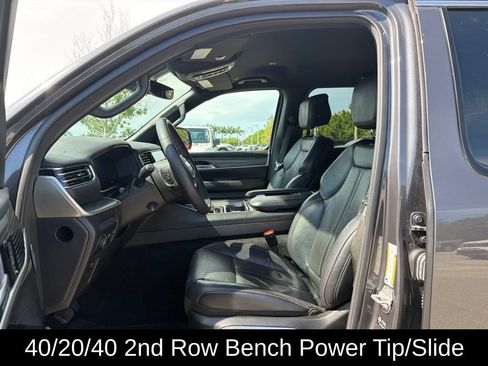 Used 2024 Jeep Wagoneer L Series II w/ Flexible Seating Group AWD/4WD image 6