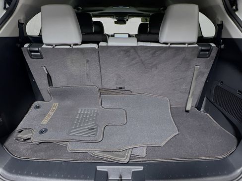 Used 2023 Toyota Highlander Bronze Edition image 34