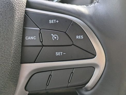 Used 2018 Jeep Grand Cherokee Limited image 22