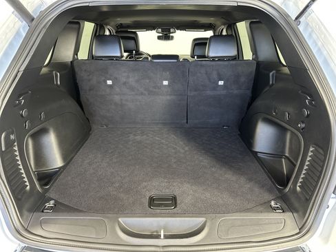 Used 2022 Jeep Grand Cherokee Limited image 14