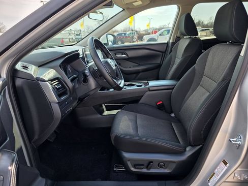 Used 2025 Nissan Rogue SV AWD/4WD image 15