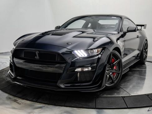 Used 2021 Ford Mustang Shelby GT500 w/ Carbon Fiber Track Pack RWD image 5