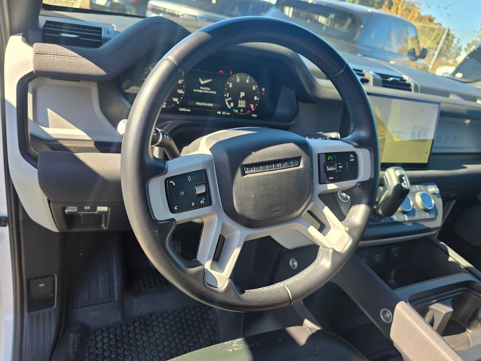 Used 2023 Land Rover Defender 130 SE AWD/4WD image 26