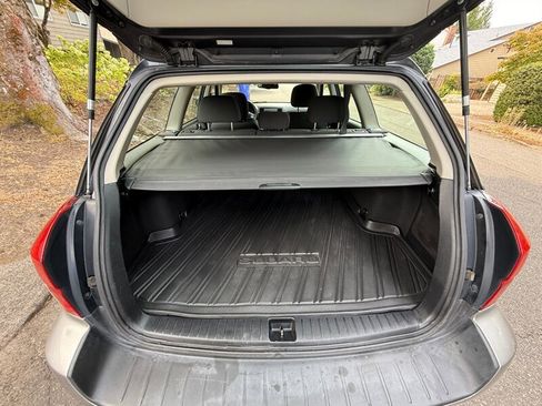 Used 2009 Subaru Outback 2.5i Special Edition AWD/4WD image 8