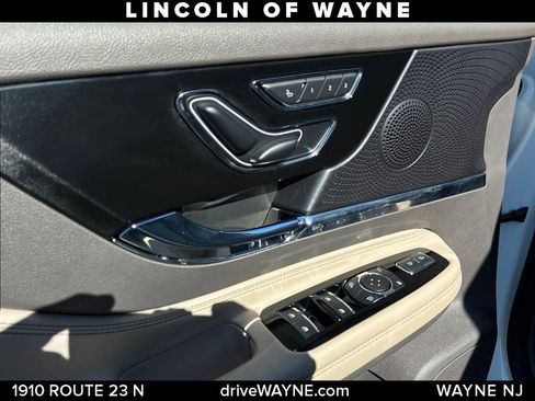 Certified 2023 Lincoln Corsair AWD image 14