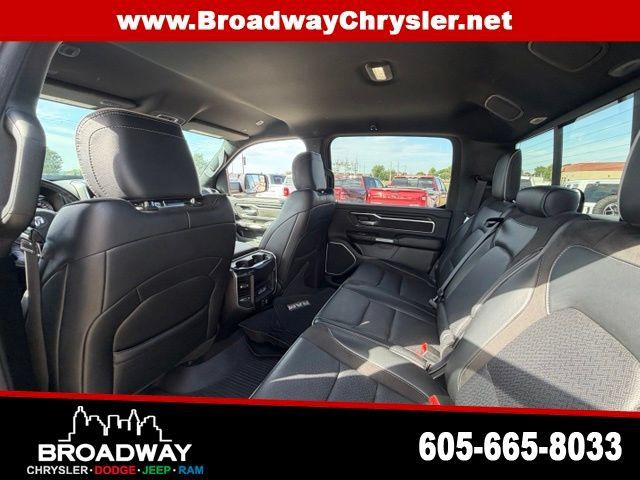 Used 2022 RAM 1500 Laramie AWD/4WD image 12