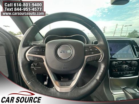 Used 2019 Jeep Grand Cherokee Overland AWD/4WD image 13